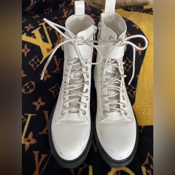 Nasty Gal Boots - Picture 13 of 16